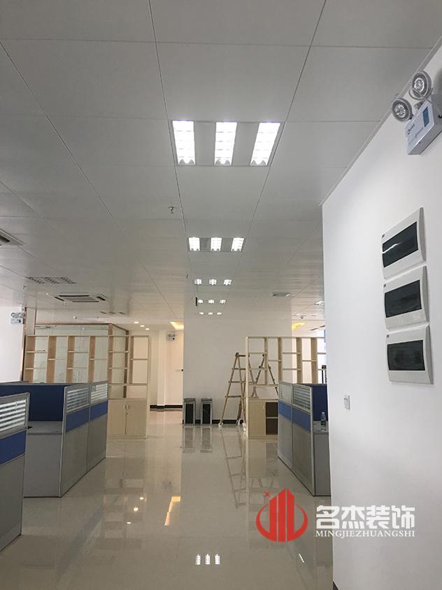 办公区国产免费叼嘿网站免费设计完工照.jpg