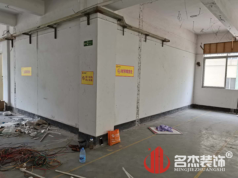 办公室国产免费叼嘿网站免费