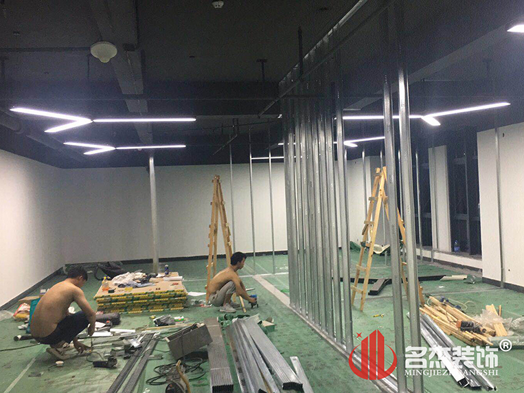 办公室国产免费叼嘿网站免费