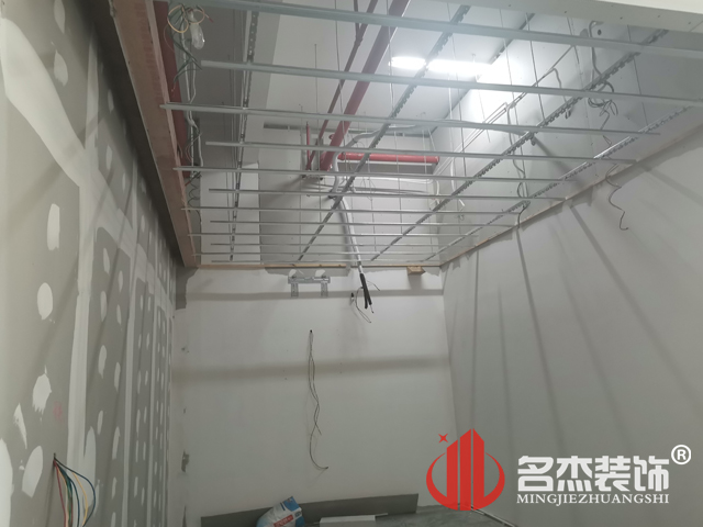 办公室国产免费叼嘿网站免费