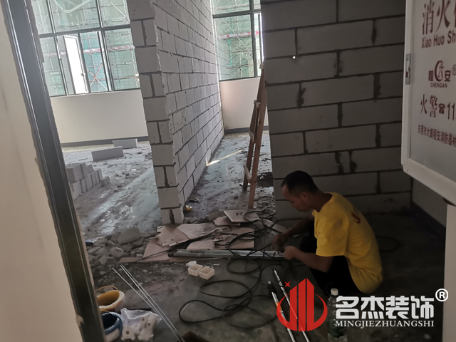 办公室国产免费叼嘿网站免费
